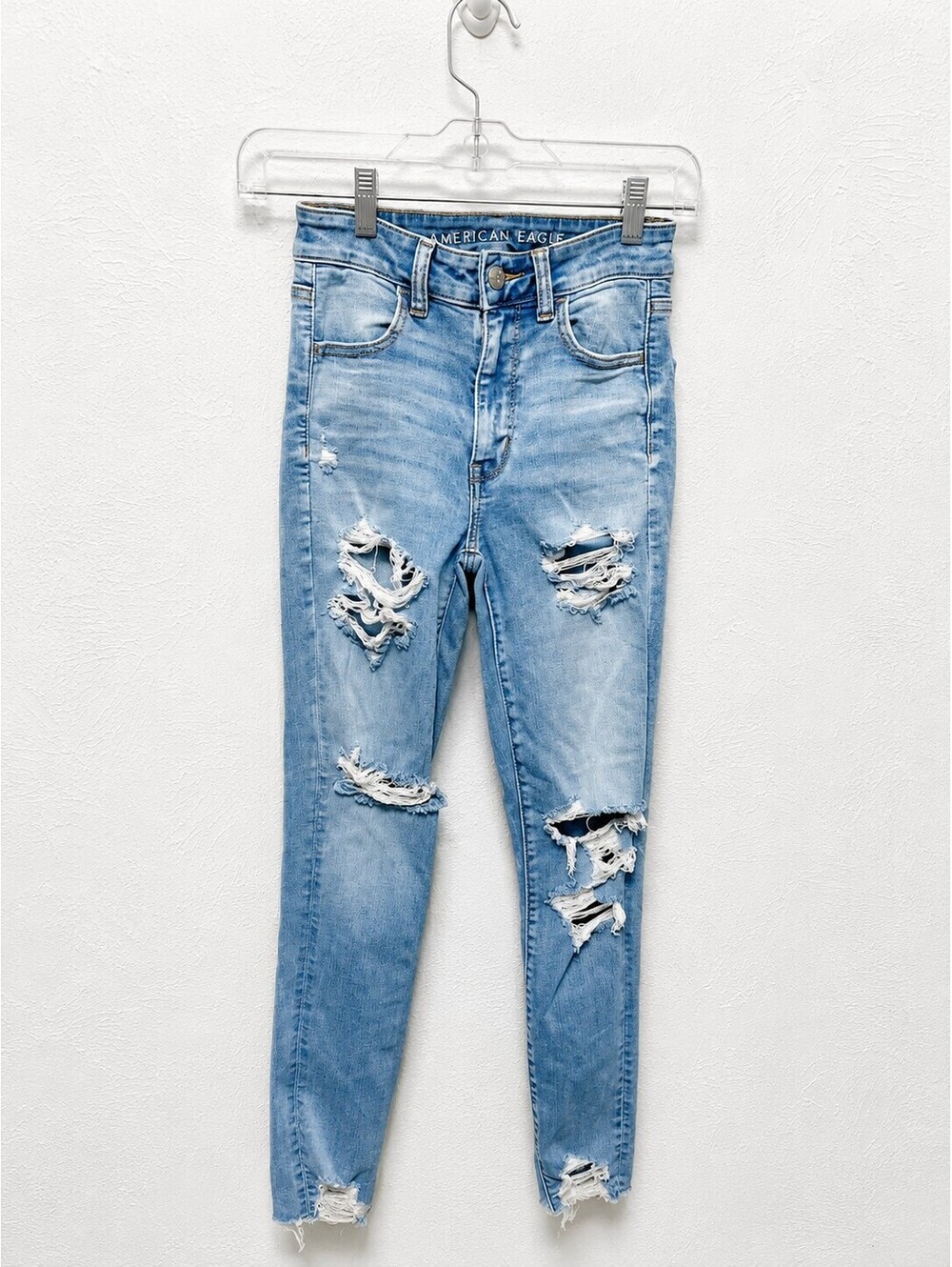 American Eagle Distressed Ripped Skinny Jeans Light Wash Raw Hem Women’s